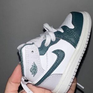 Nike Kids White and Teal Sneakers